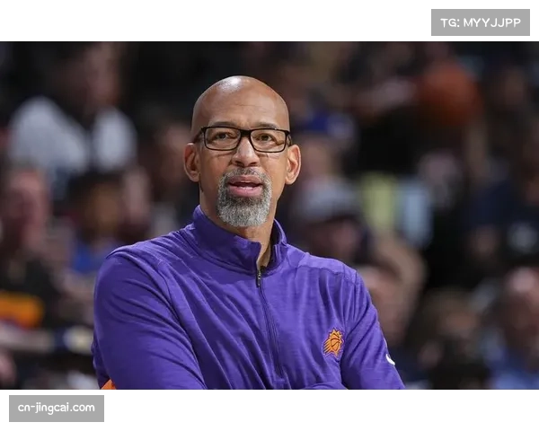 太阳进攻资源分配:蒙蒂威廉姆斯如何平衡单挑与团队传导 太阳进攻资源分配:蒙蒂威廉姆斯如何平衡单挑与团队传导