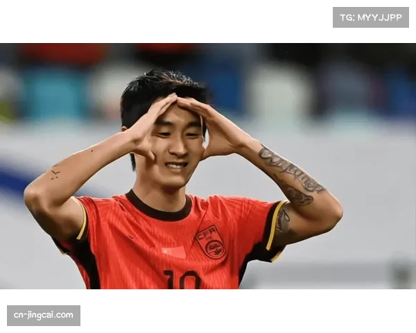 韦世豪戴队长袖标统领蓉城锋线 其状态起伏直接影响球队上限